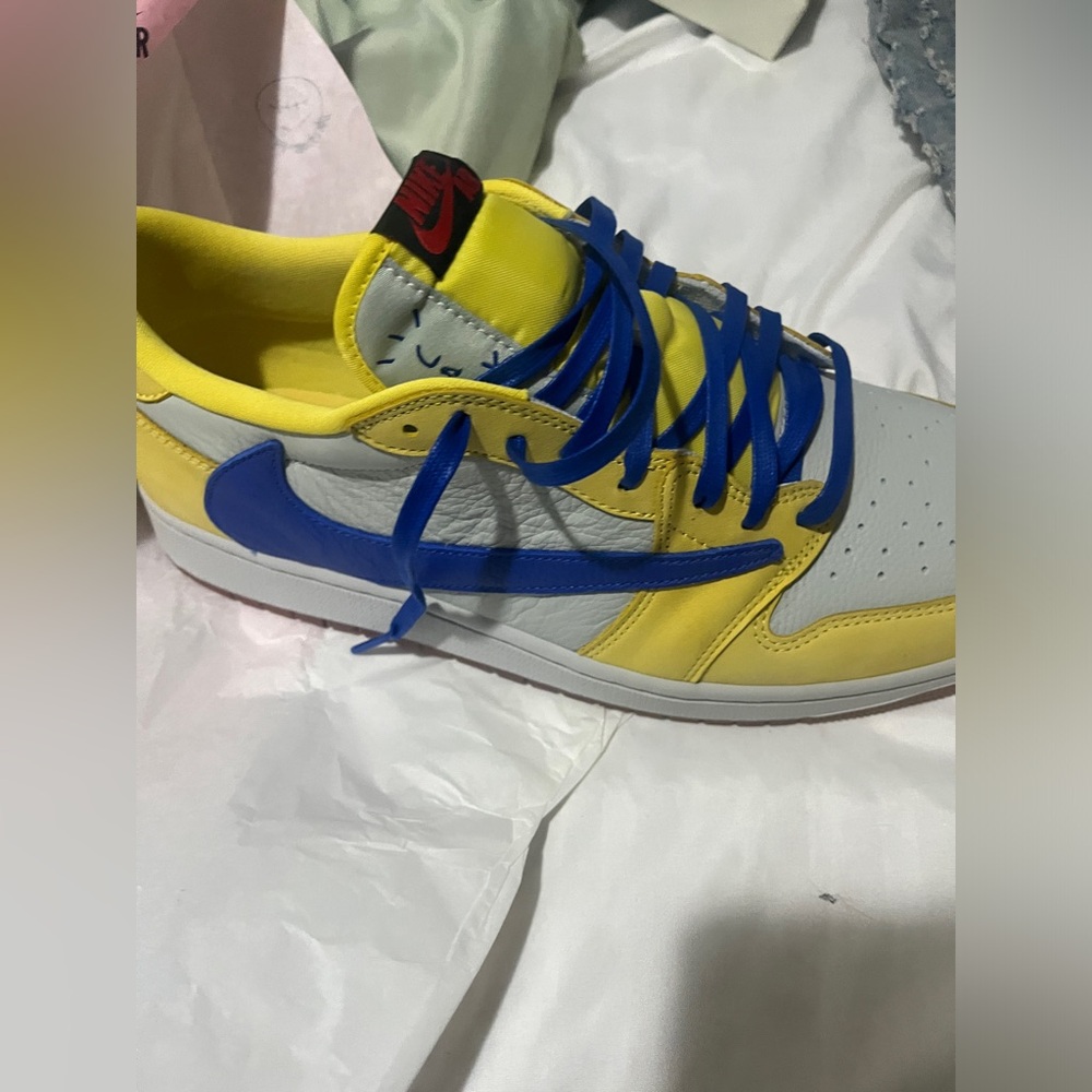 Travis Scott canary